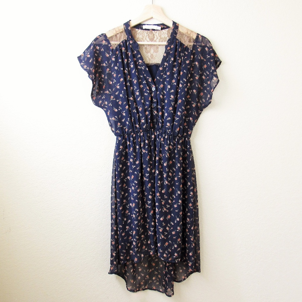 • Rose Pattern Flutter Sleeve Hi-Low Dress •